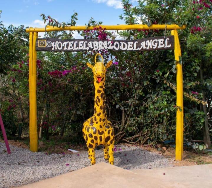 Hotel Campestre Abrazo Del Angel Aratoca Exterior foto